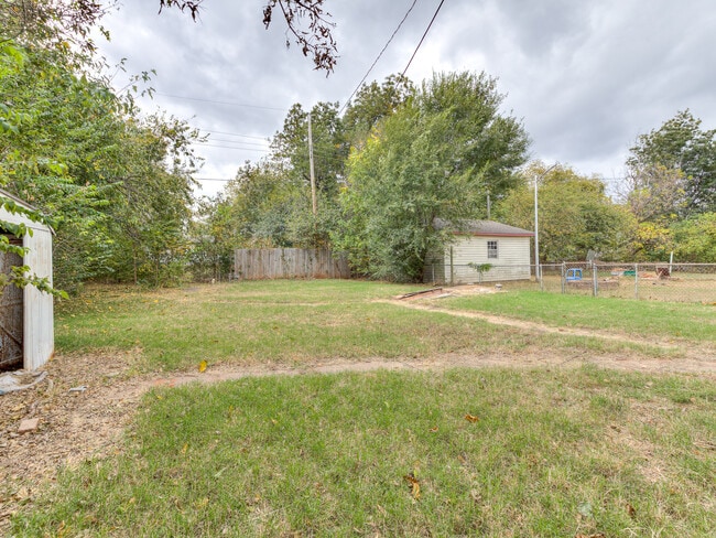 Building Photo - 1314 SE 40th St