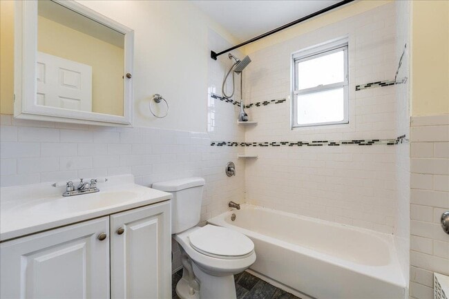 Building Photo - 4 Rademan Pl