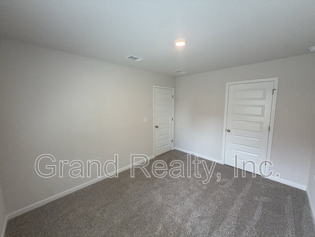 Building Photo - 4955 Red Cedar Rd