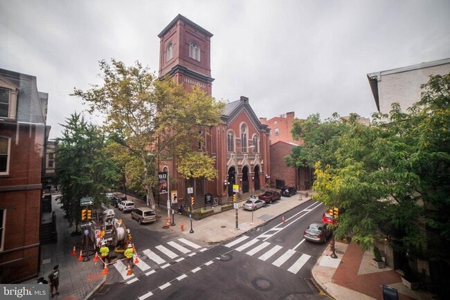 Building Photo - 269 S 17th St