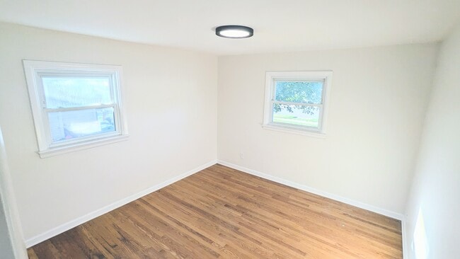 Building Photo - 845 Florland Dr