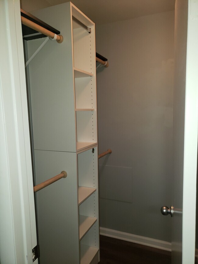 Walk in Closet - 11710 Olde English Dr