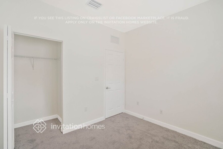 Building Photo - 2835 SW 16th Terrace