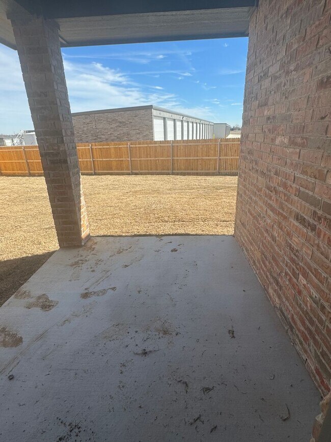 Building Photo - New construction duplex in Newcastle 3 bedroom with game room