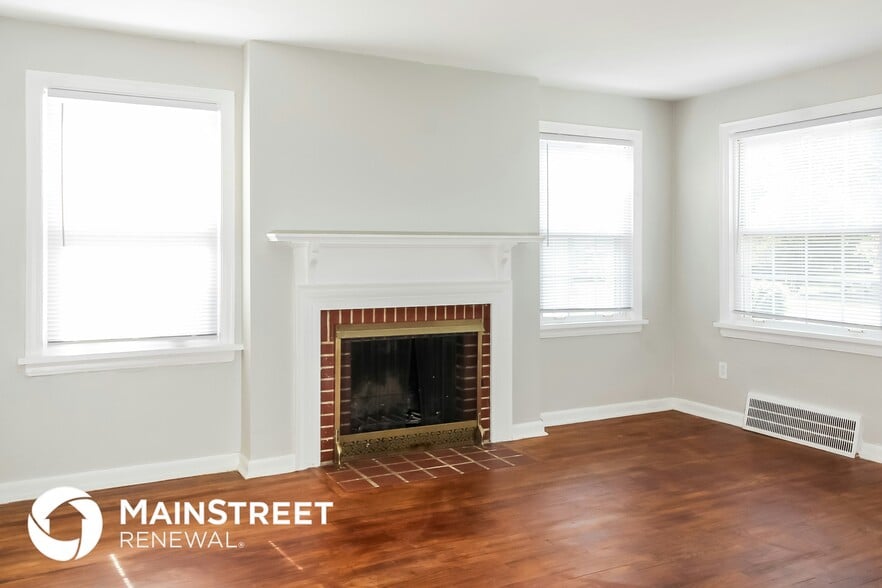 Building Photo - 15602 Scottsdale Blvd