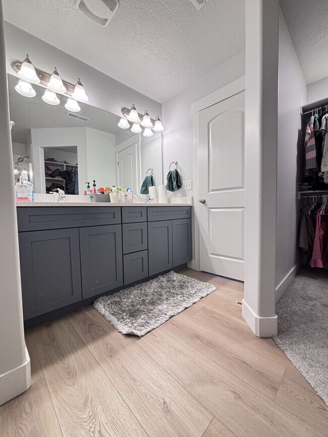 Building Photo - 2052 N 4100 W