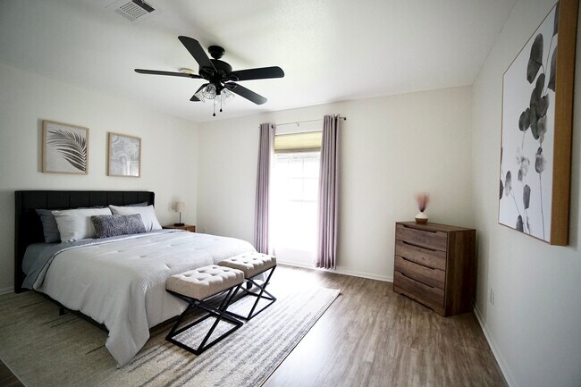 Building Photo - 1145 Sunmeadow Dr