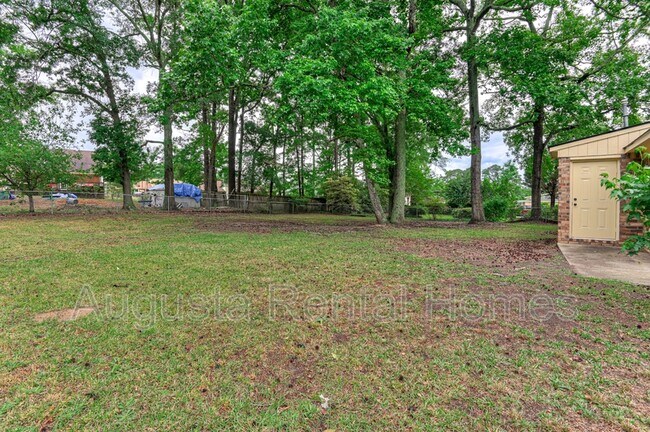 Building Photo - 2960 Glenn Hills Dr