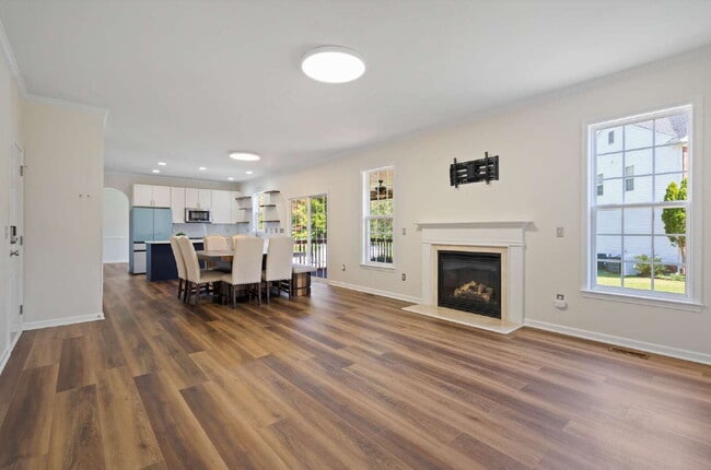 Building Photo - Spacious 5-Bedroom Living with Scenic View