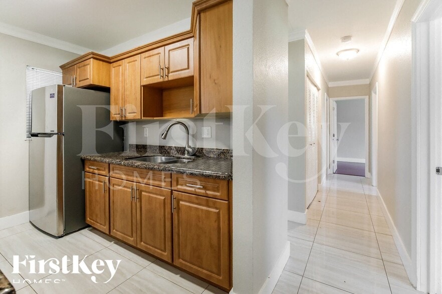 Building Photo - 601 NW 194th St