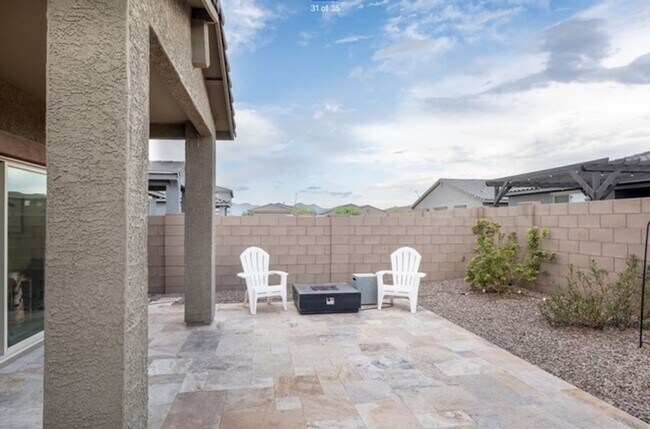 Building Photo - Beautifully Upgraded 4 - Bedroom 2 - Bath ...