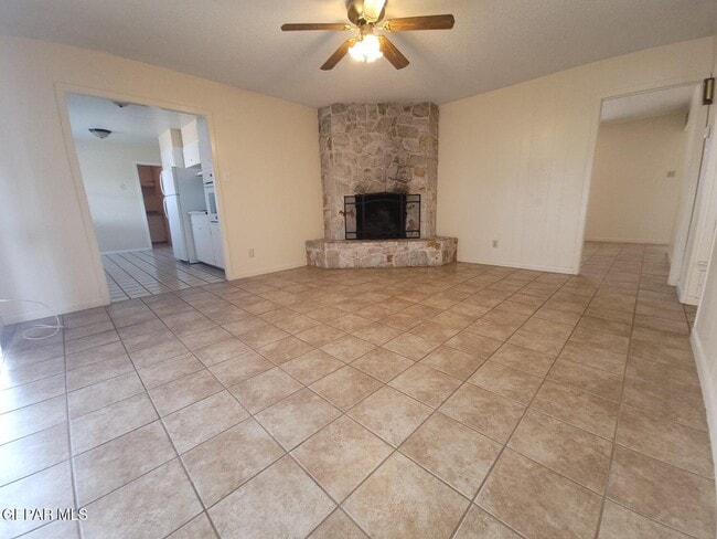 Building Photo - 240 Ferrari Ct