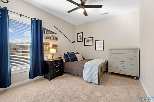 Building Photo - 44 Oak Ridge Pl