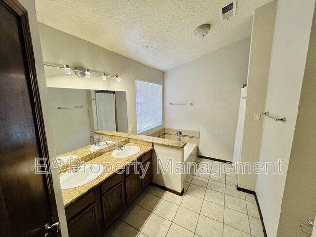 Building Photo - 8016 Lynnhaven Pl NW
