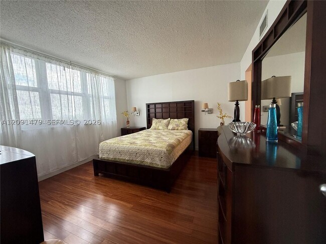 Building Photo - 9511 Collins Ave