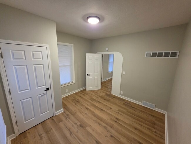 Building Photo - Beautiful 3 bedroom home for RENT