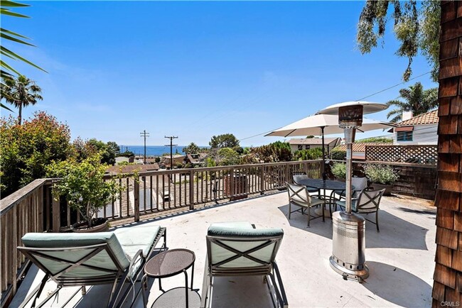 Building Photo - Woods Cove Beach House