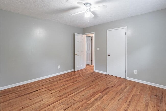 Building Photo - 495 Ansley Dr