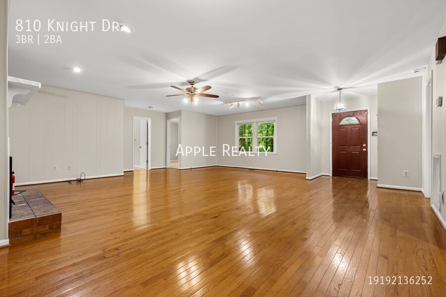 Building Photo - 810 Knight Dr