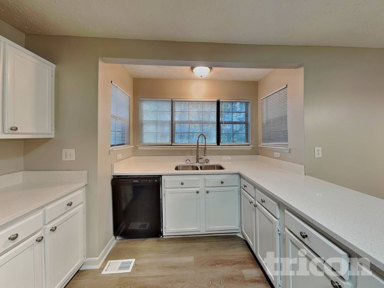 Building Photo - 1897 Falls Cove