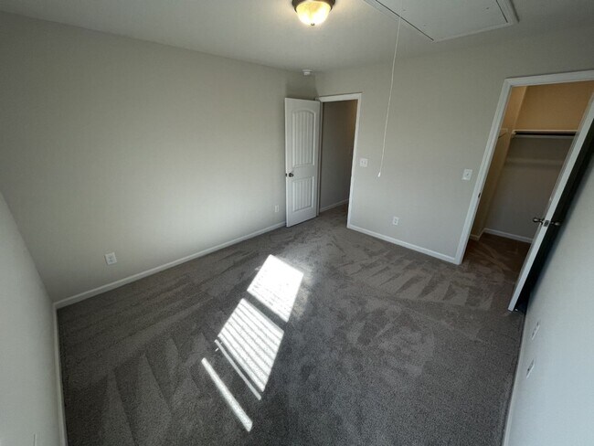 Building Photo - Brand New 2 Bedroom 2.5 Bathroom Townhome!