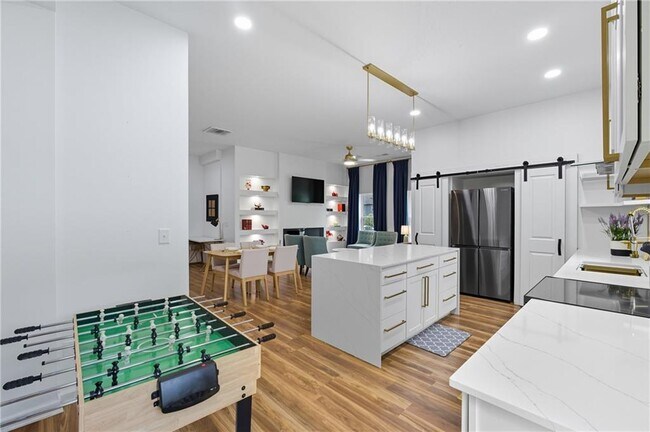 Building Photo - 1278 Plaza Ave SW