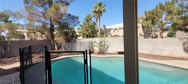 Building Photo - 9617 Pine River Ln