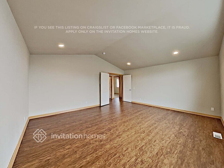 Building Photo - 6704 47th Pl NE