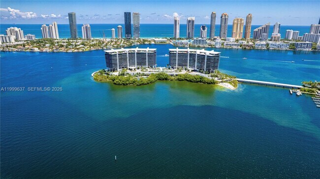 Building Photo - 3255 NE 184th St