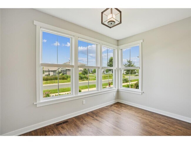 Building Photo - 11433 Wildflower Dr