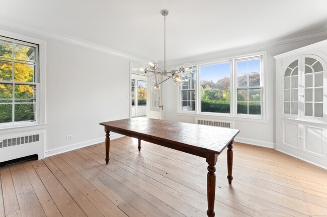 Building Photo - 9 Sherwood Ave