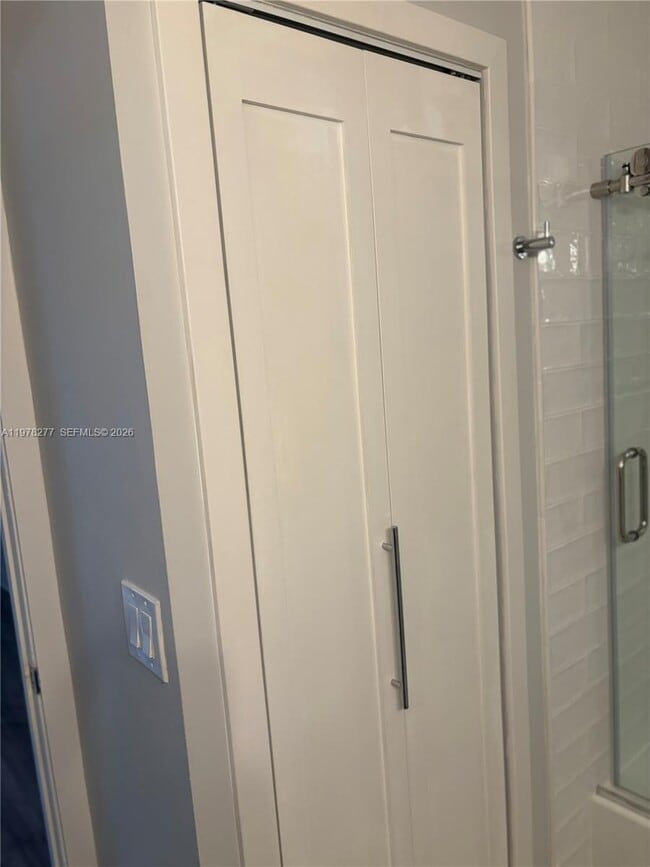 Building Photo - 6700 NW 114th Ave