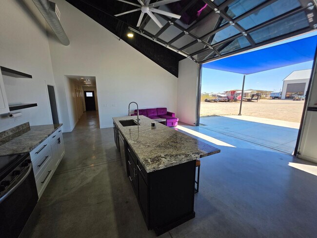 Building Photo - 2061 W Daniel Rd