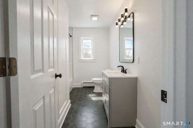 Building Photo - 17 Sherman Ave