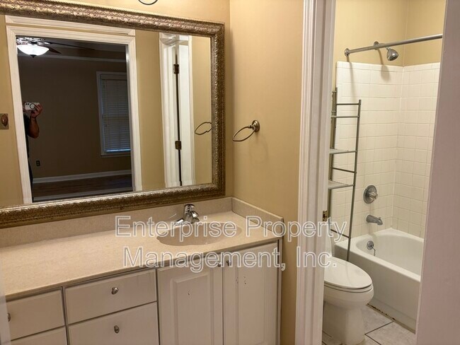 Building Photo - 7028 Boxborough Cove