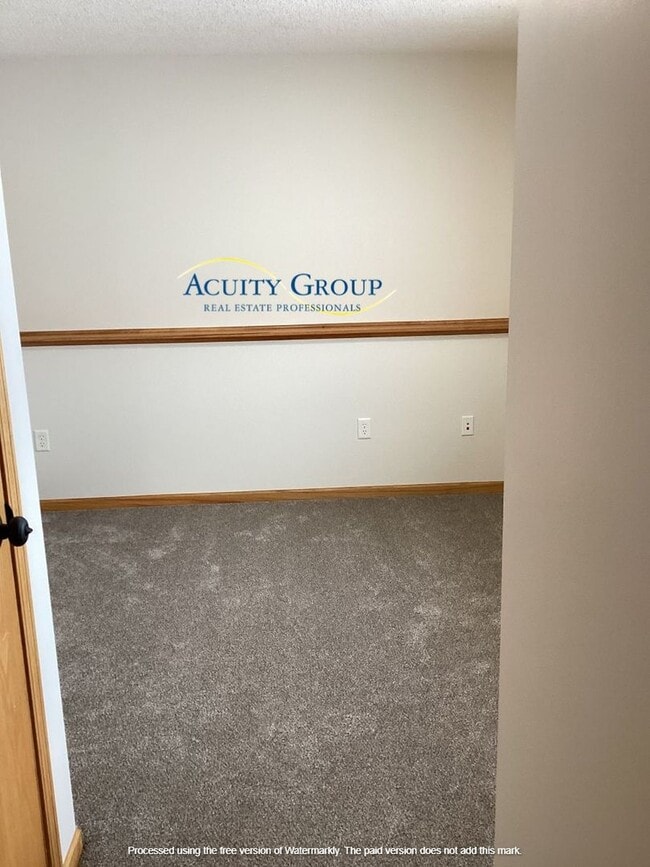 Building Photo - 3BR, 3BA Three Level Split in Zimmerman