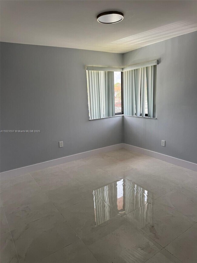 Building Photo - 9700 SW 138th Ave