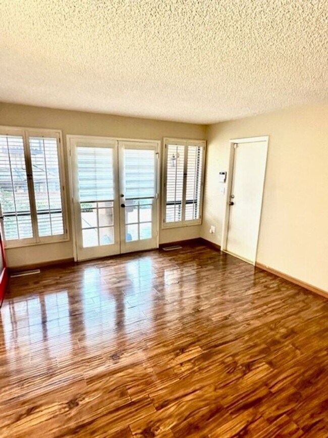 Building Photo - 2323 East Hills Drive #45
