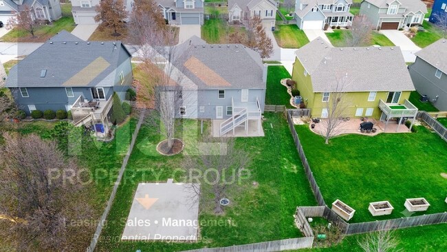 Building Photo - Beautiful 4 Bedroom / 3 Bath Home in Olathe