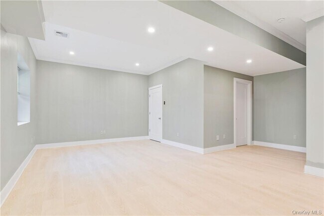 Building Photo - 179 Adelphi Ave