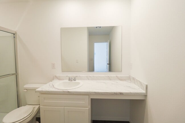 Building Photo - 3 Bed | 2 Bath in Coweta!