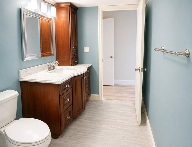 Building Photo - 370 NW 76th Ave