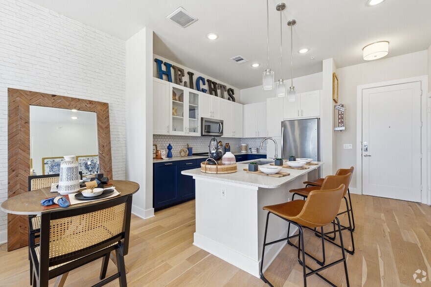 Primary Photo - Foundry on 19th