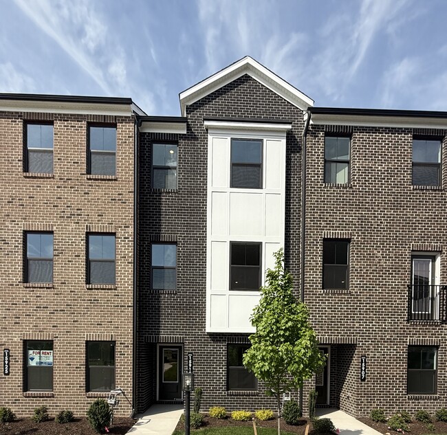 Building Photo - 15913 Misty Blue Aly