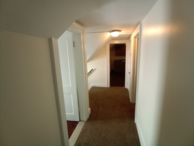 Building Photo - 608 Elmwood Ave