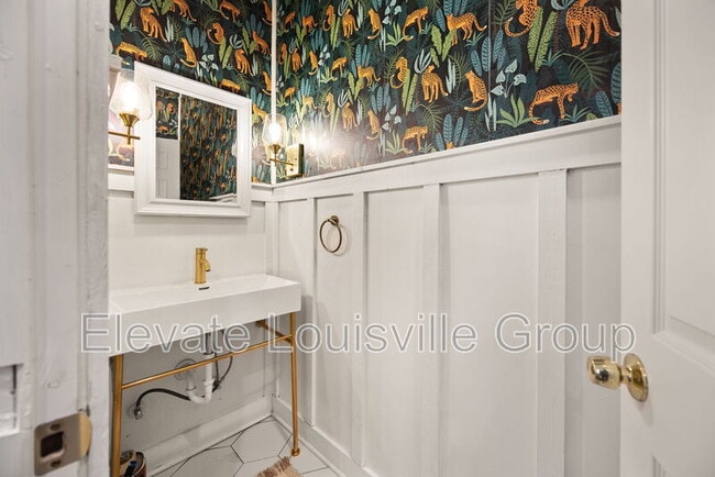 Building Photo - 915 S Shelby St