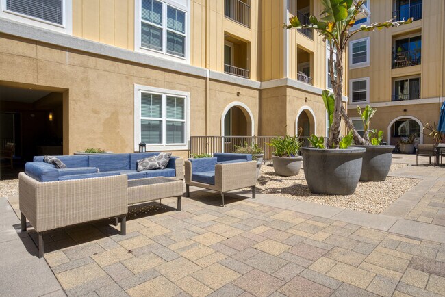 Building Photo - 1000 National Ave