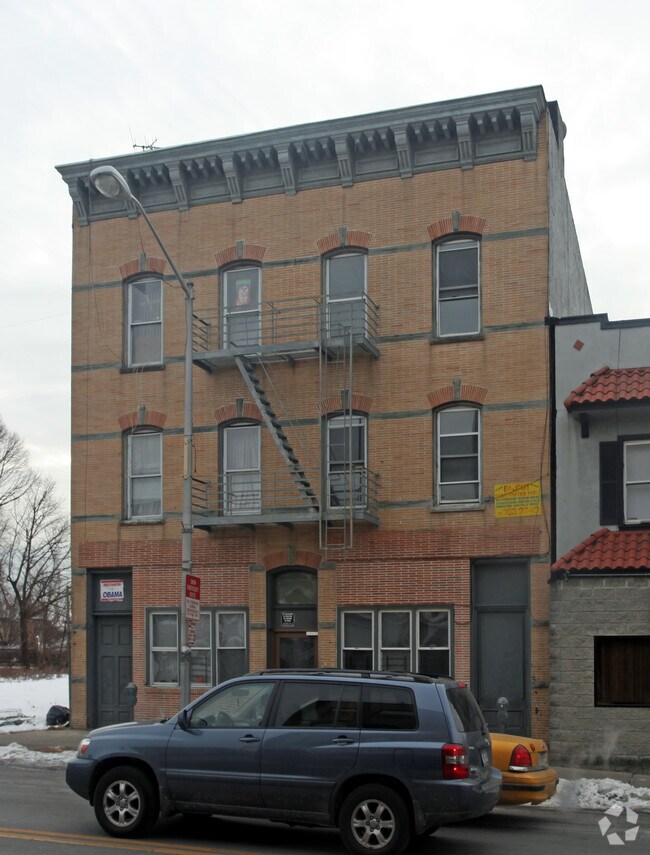 Primary Photo - 14 Mt Vernon Ave
