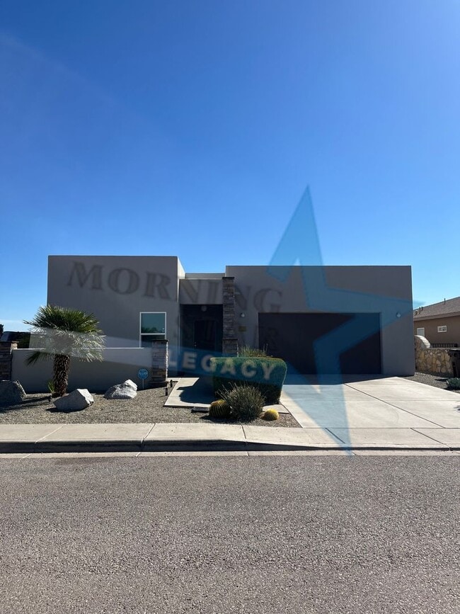 Primary Photo - Charming 3-bedroom, 2-bathroom w/ views!