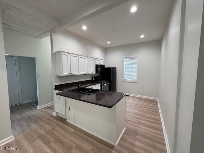 Building Photo - 3820 John Ave